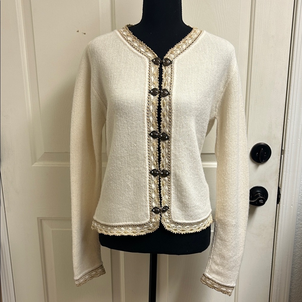 Peruvian Fashion S.A.C Hand Made in Peru, Size Small, Tan/cream cardigan, EUC